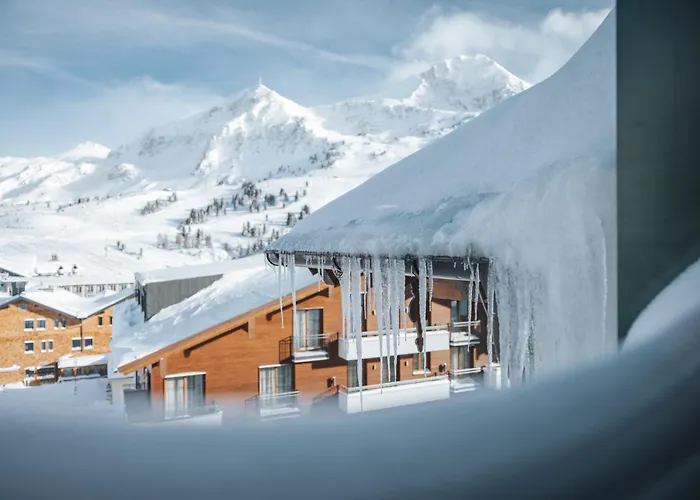 Superior Schneider Ski-In & Ski-Out