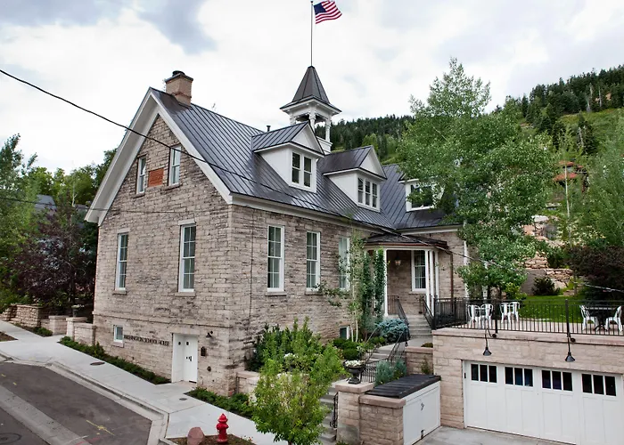 In Luxury hotels Washington School House