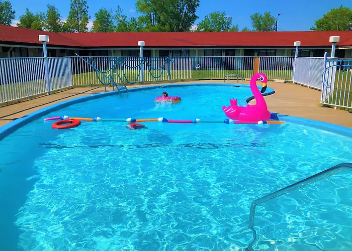 Hotel with pool: Hotel Motel Bonsoir