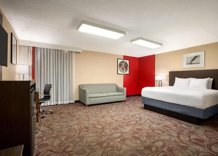 Airport Hotel: Ramada By Wyndham Alpena