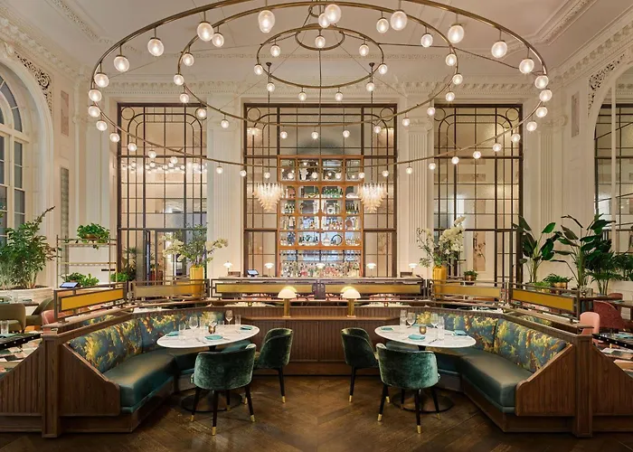 Beach hotel: Fairmont Olympic Hotel