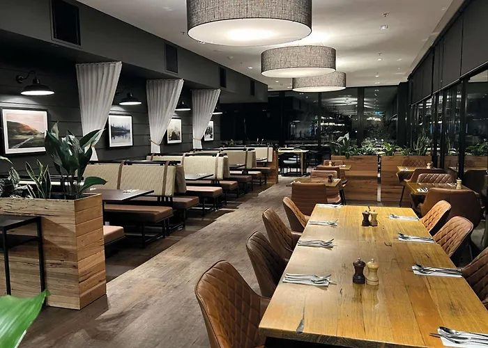 Hotel with Tennis: Peppers Marysville