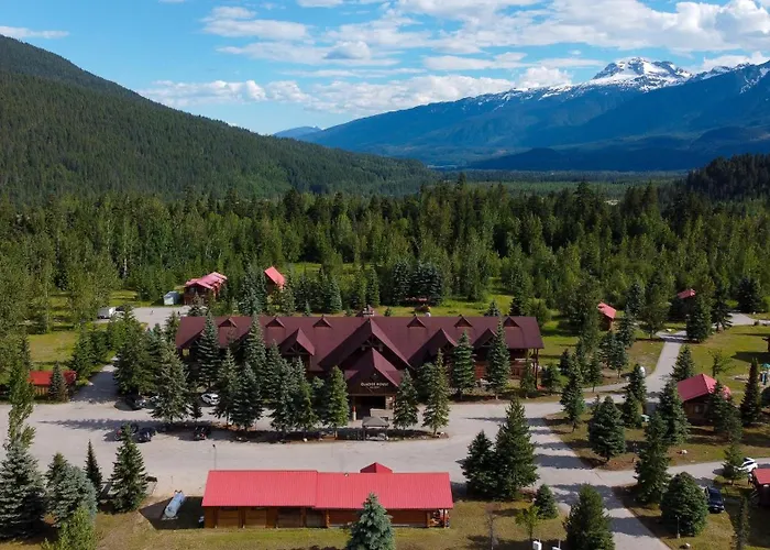 Glacier House Hotel & Resort