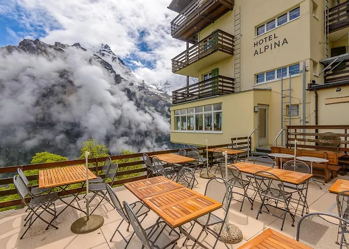 Cheap hotel: Hotel Alpina