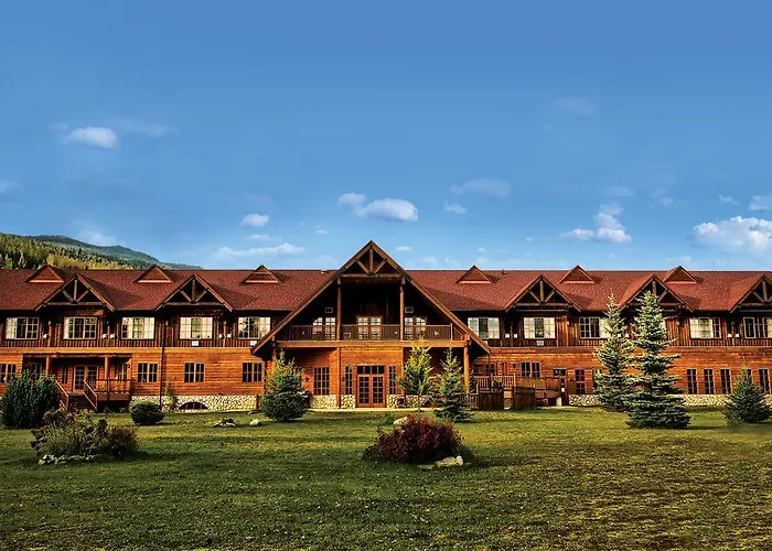 Glacier House Hotel & Resort