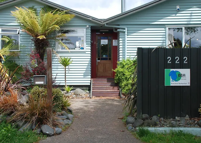 The Hostels Riverstone Lodge